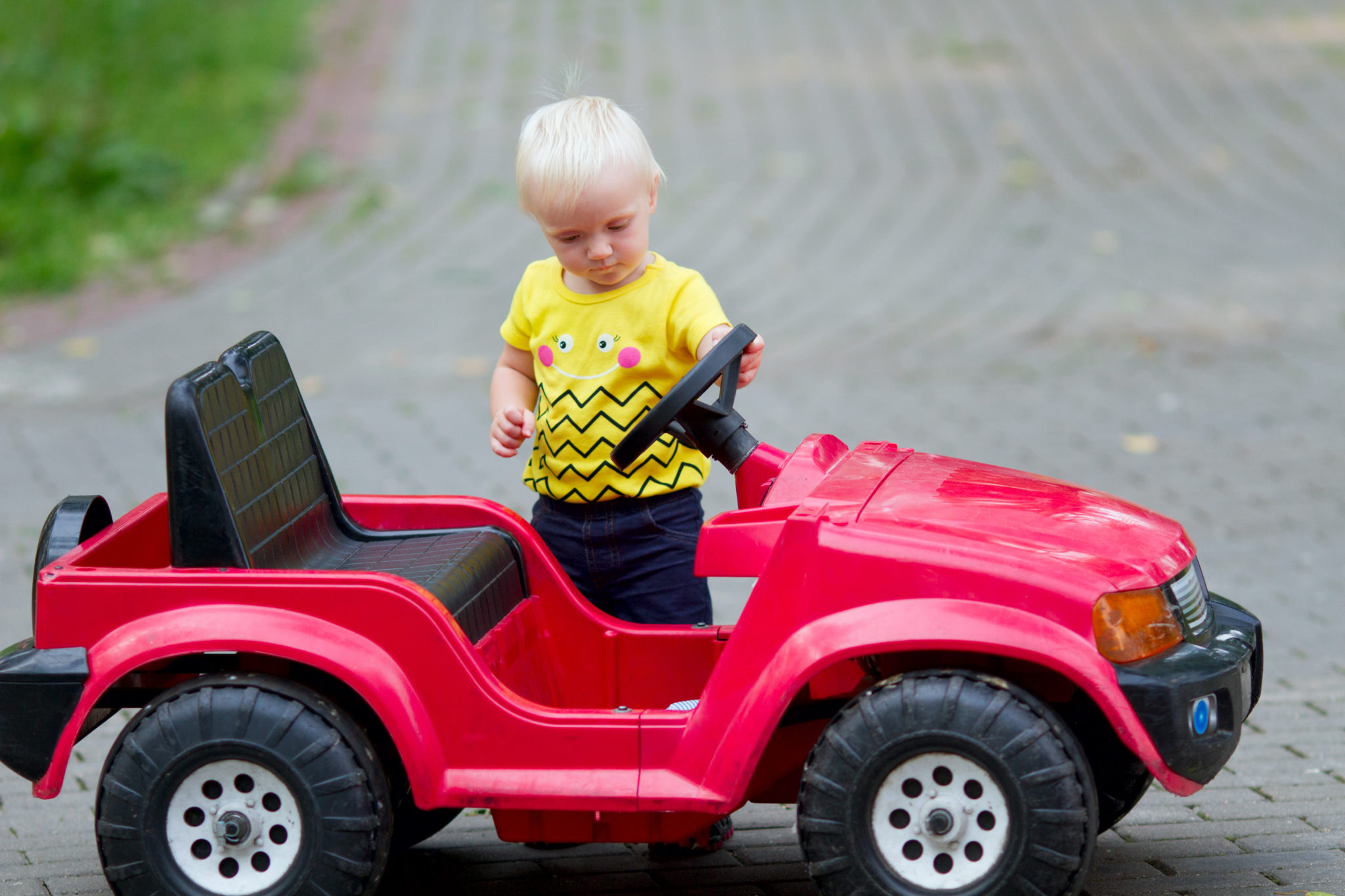 kids toy car they can drive