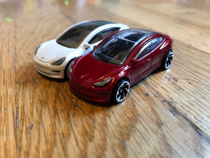 toy car tesla model 3